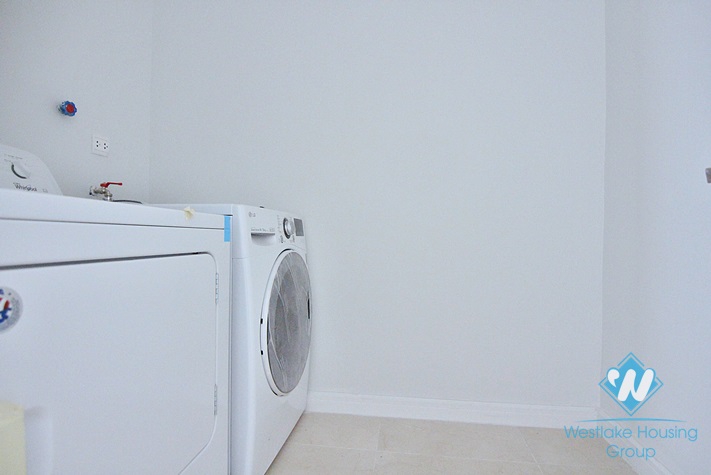 A magnificent 4 bedroom apartment for rent in De L’Roi Soleil